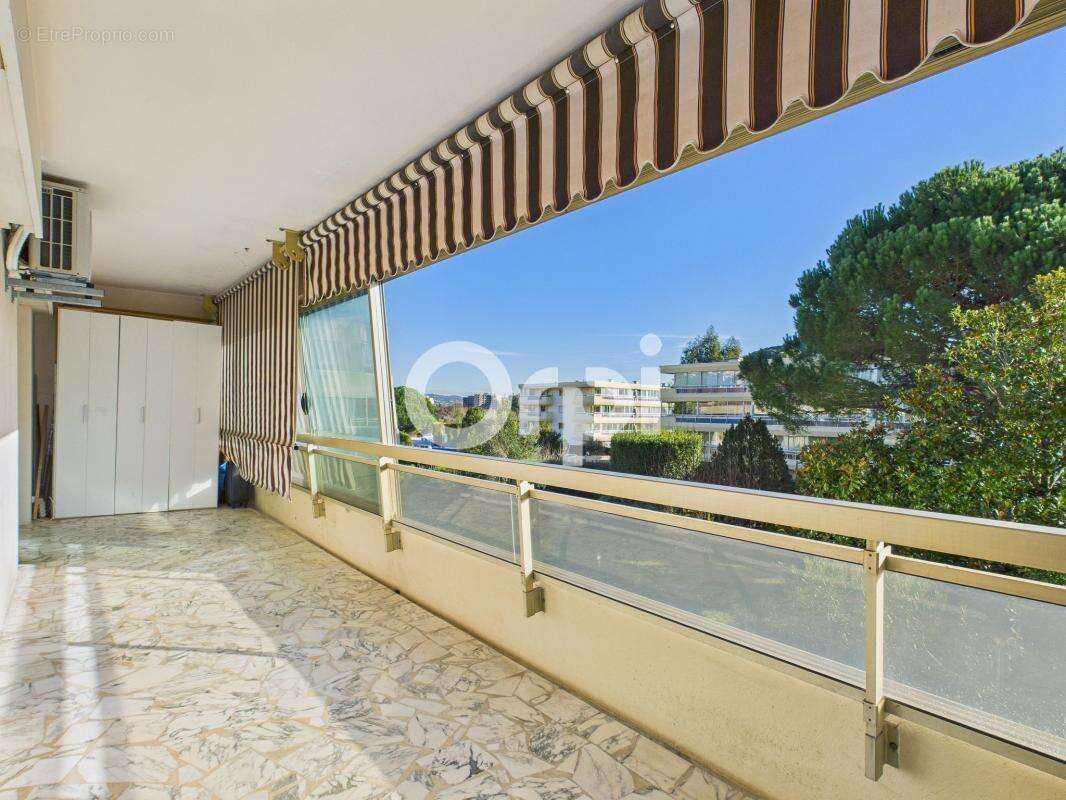 Appartement à MANDELIEU-LA-NAPOULE