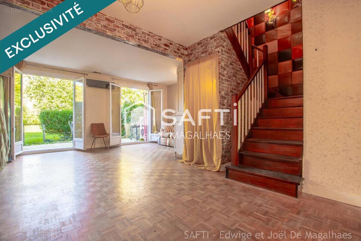 Photo 1 - Maison à LE MESNIL-SAINT-DENIS