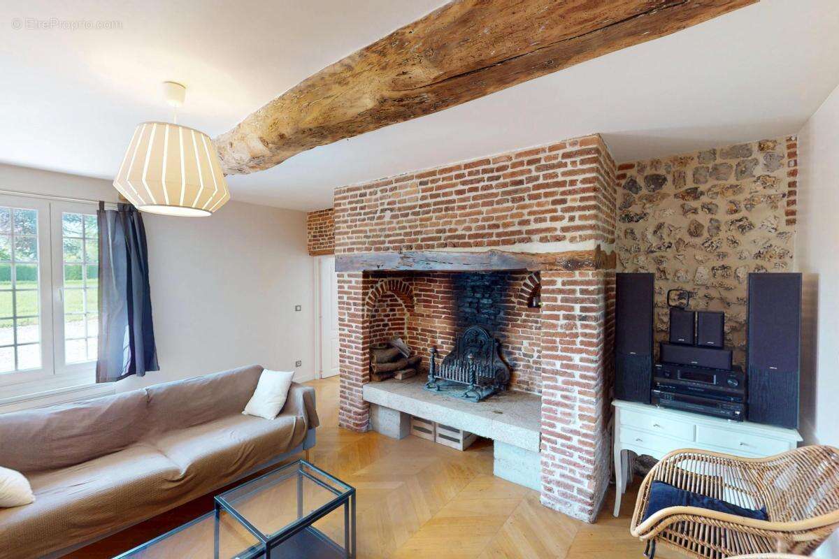 Maison à SAINT-RIQUIER-ES-PLAINS