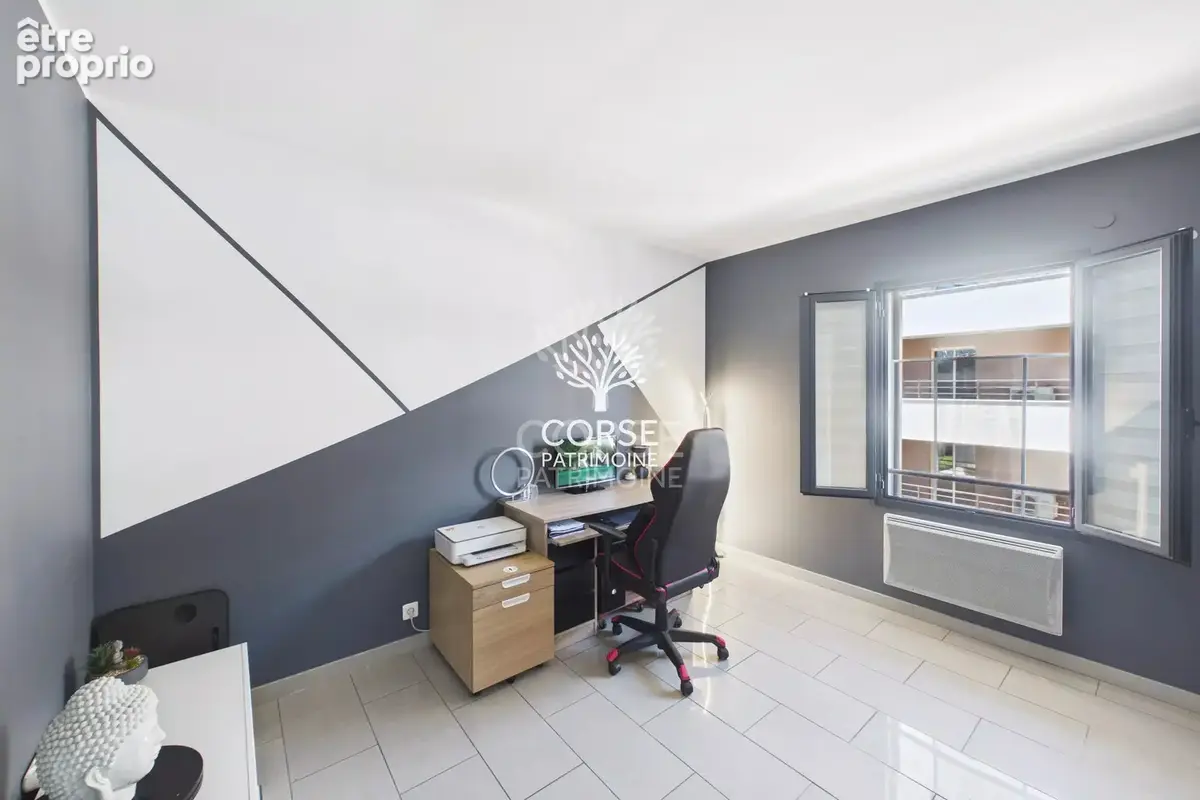Proche centre ville - Appartement Type 3 avec belle terrasse - photo 6