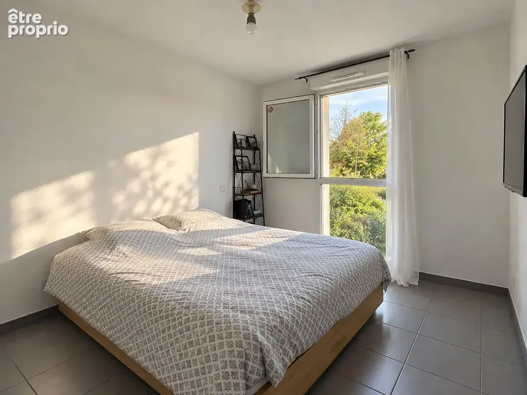 Cenon Plaisance - Appartement T2 de 40m² avec terrasse et place de parking - photo 4