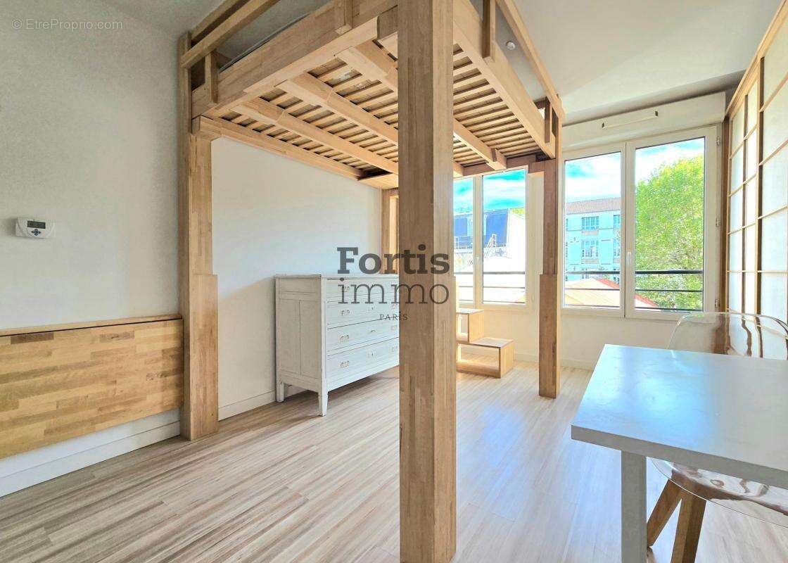 Appartement à PARIS-18E