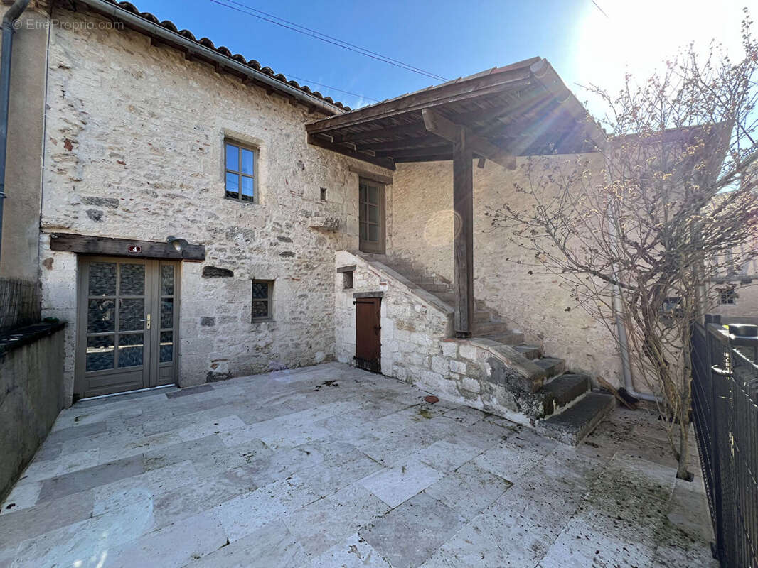Maison Montpezat De Quercy avec cour exterieur - photo 7