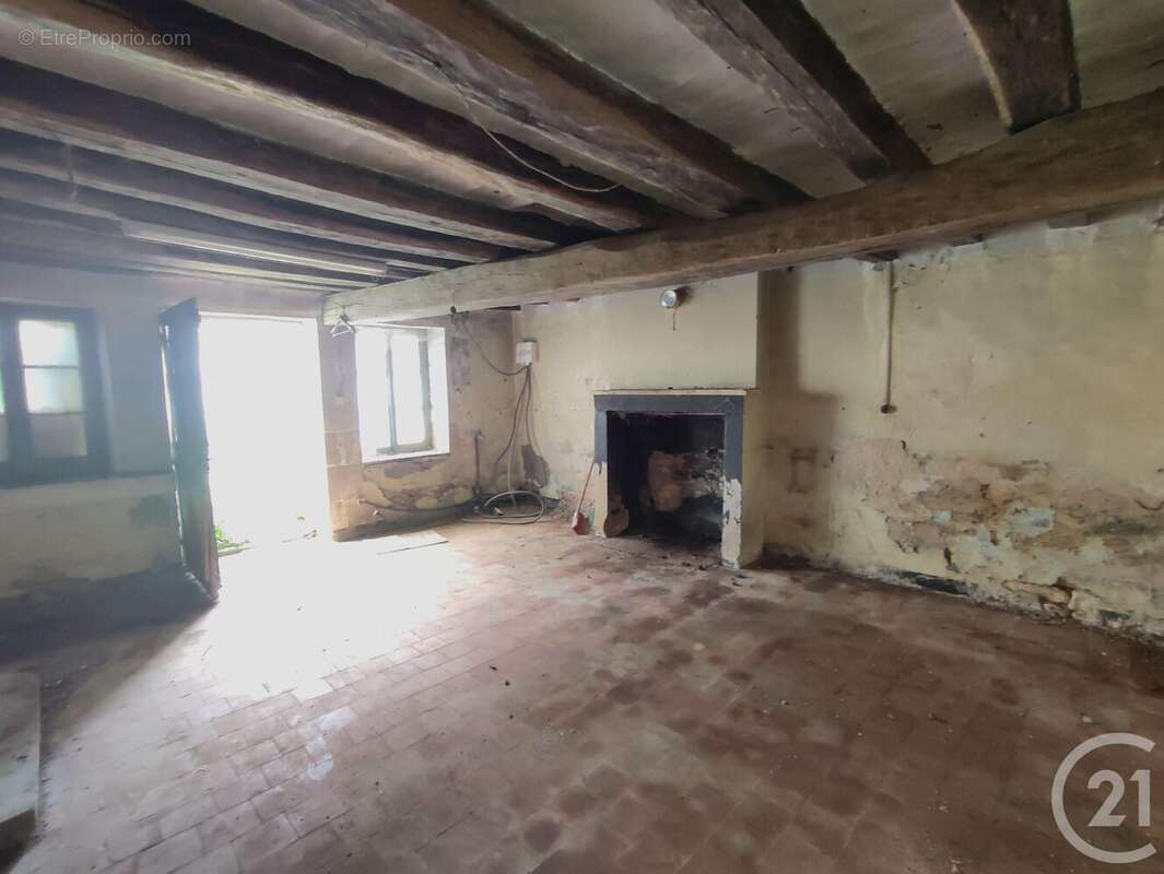 Maison à SUILLY-LA-TOUR