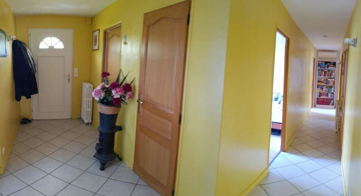 Maison à LA CHAPELLE-GONAGUET