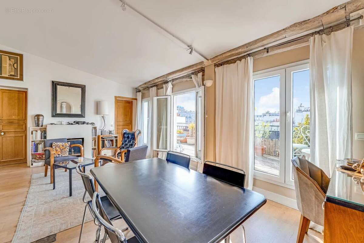 Appartement à PARIS-3E