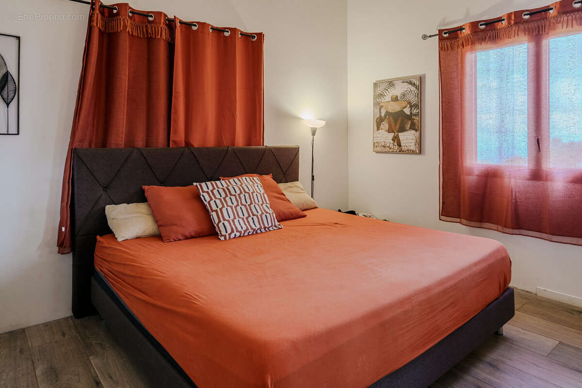 Maison 125 m² à Saint-Paul  - photo 6