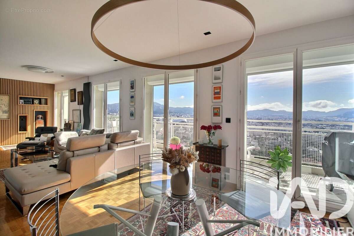 Photo 2 - Appartement à MARSEILLE-8E