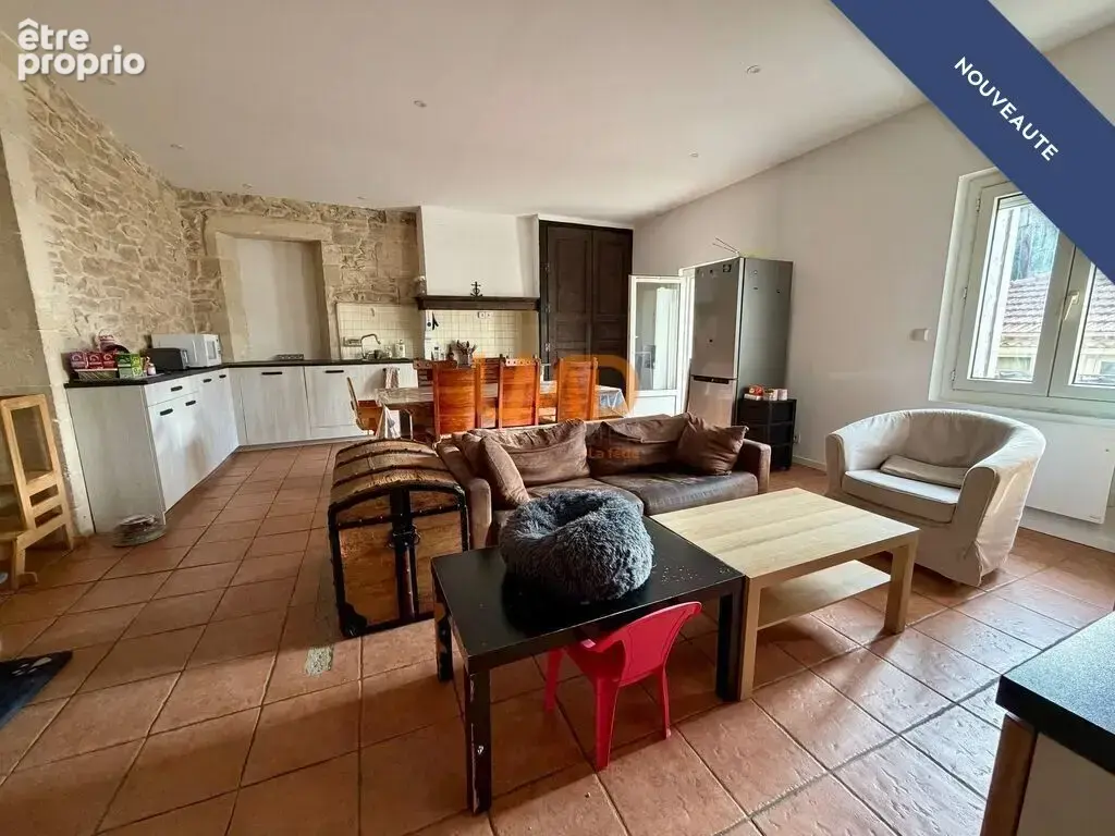 Appartement à UCHAUD