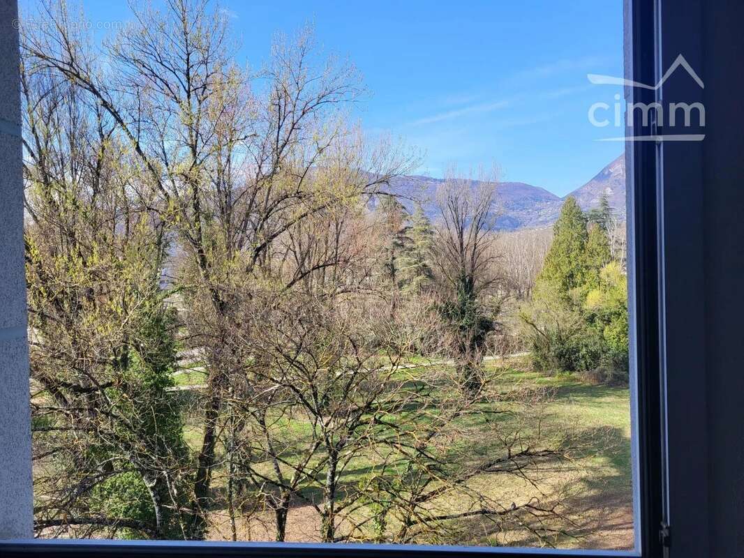 Appartement à SAINT-MARTIN-D'HERES