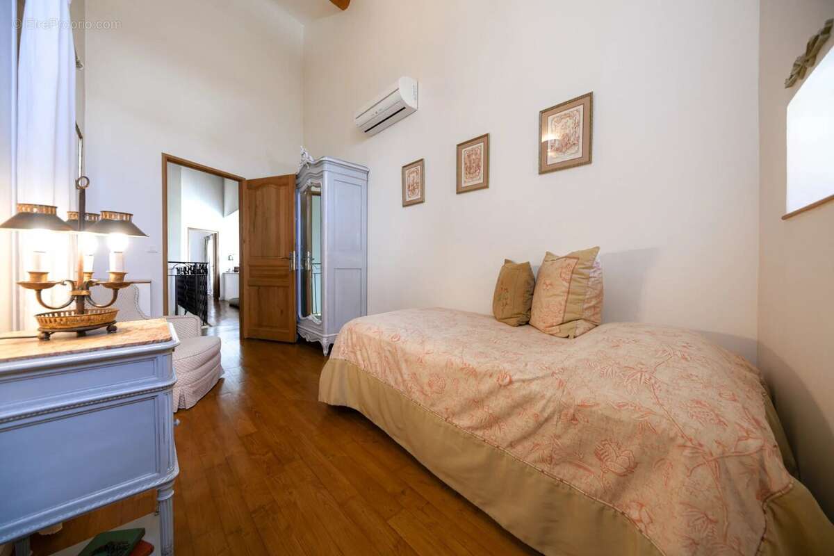 Maison à UZES
