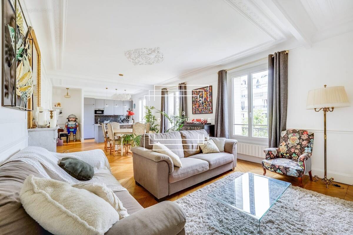 Appartement à NEUILLY-SUR-SEINE
