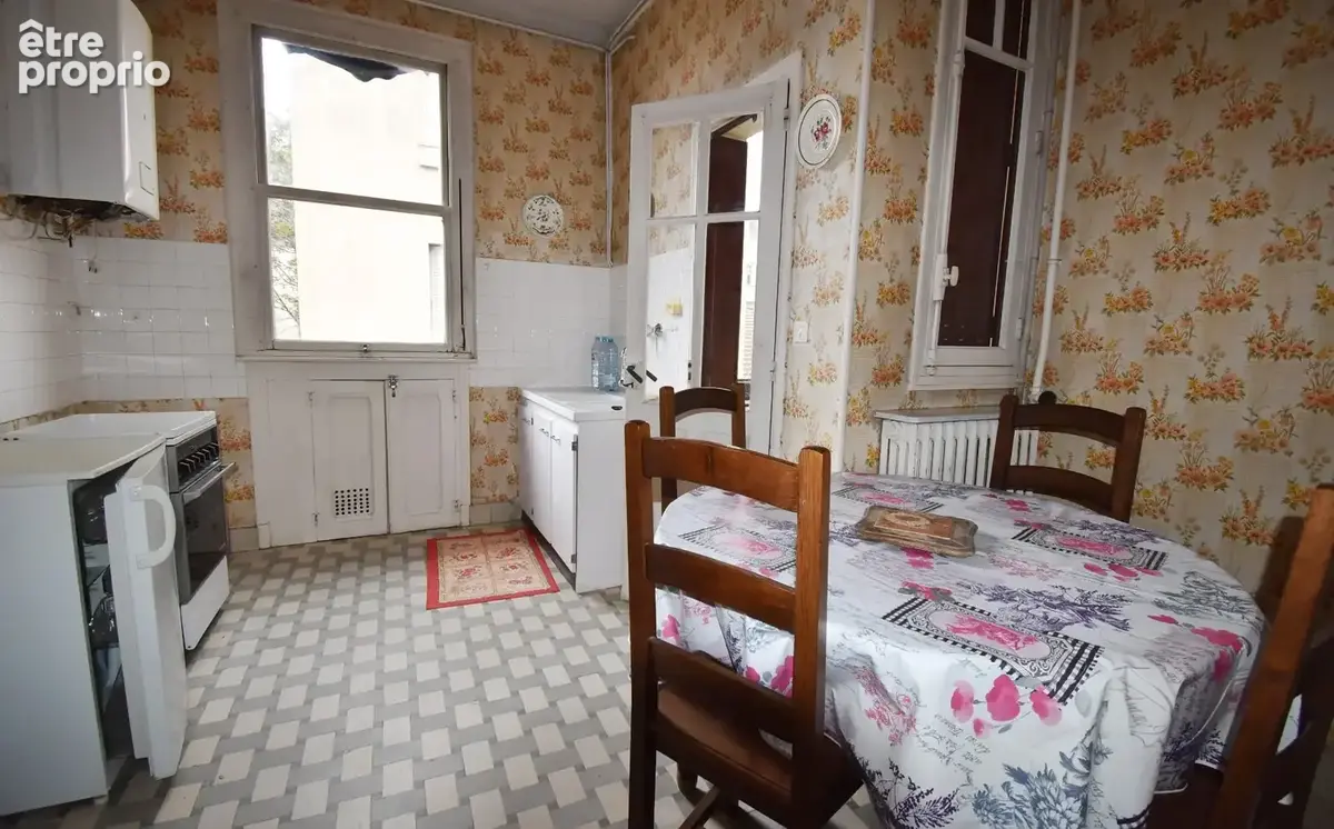 Vente à Vichy d'un grand T3 de 91 m², quartier République. - photo 15