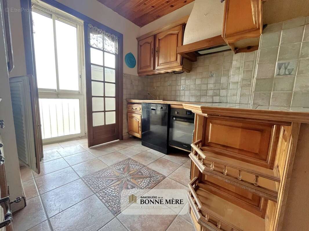 Appartement à MARSEILLE-11E