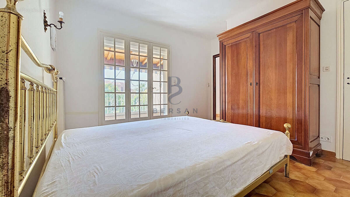 Saint raphael - bas valescure appartement haut de villa avec jardin - photo 15