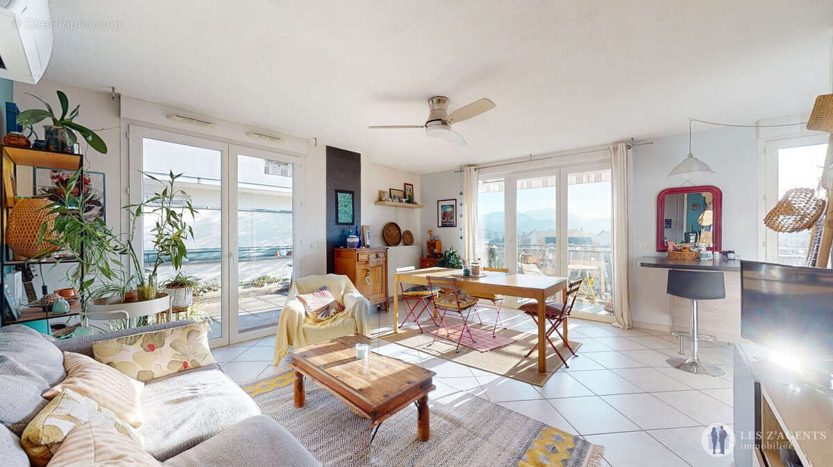 Appartement à SAINT-MARTIN-D'HERES