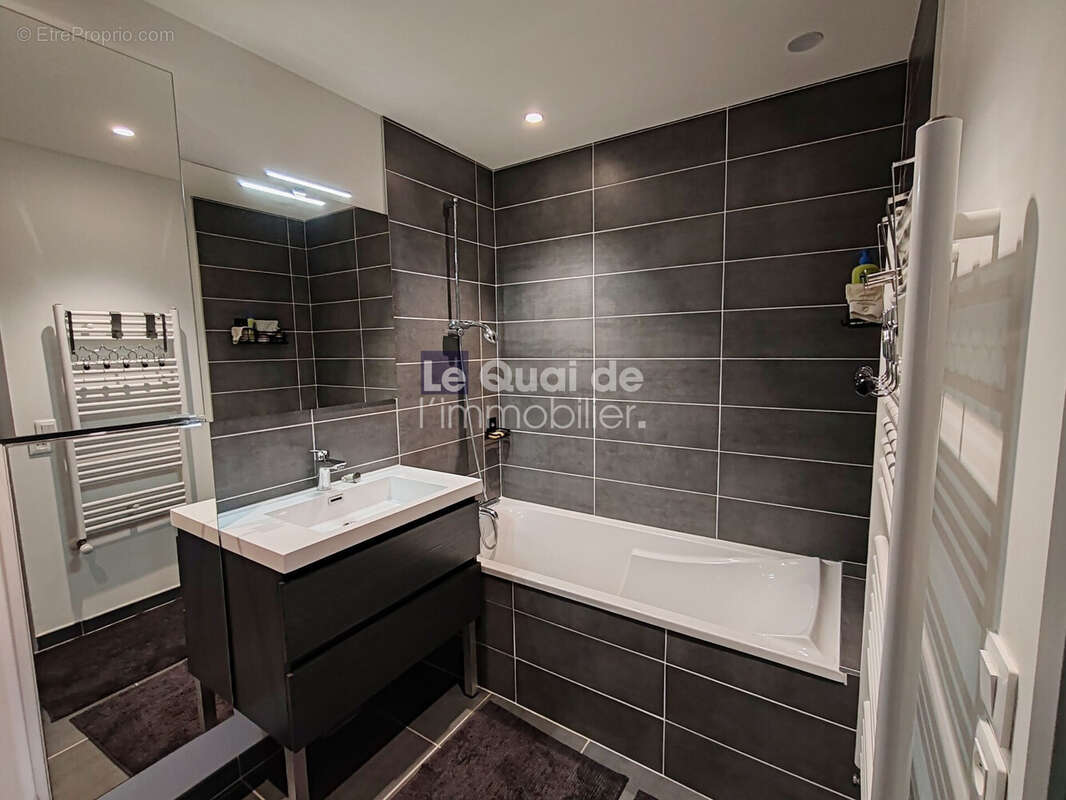 Appartement à LE PONT-DE-CLAIX