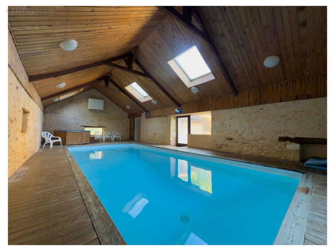 Maison à SAINT-AMAND-DE-COLY