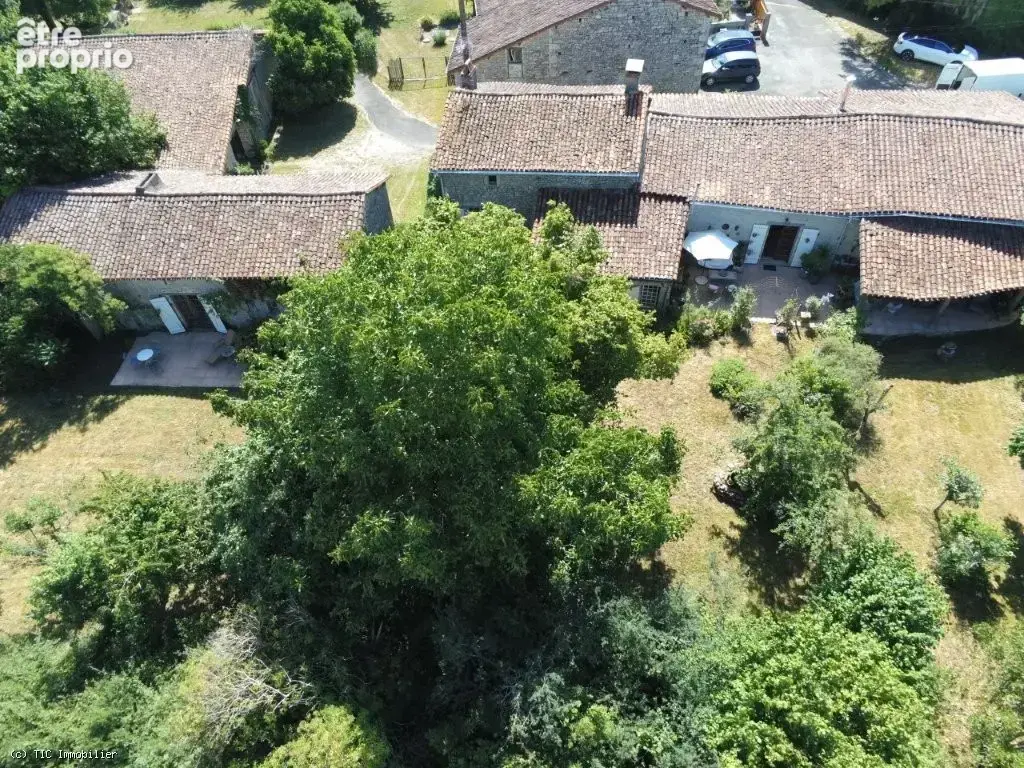 Authentique Propriété de Caractère Sur Plus de 2 Hectares de Terrain - photo 3