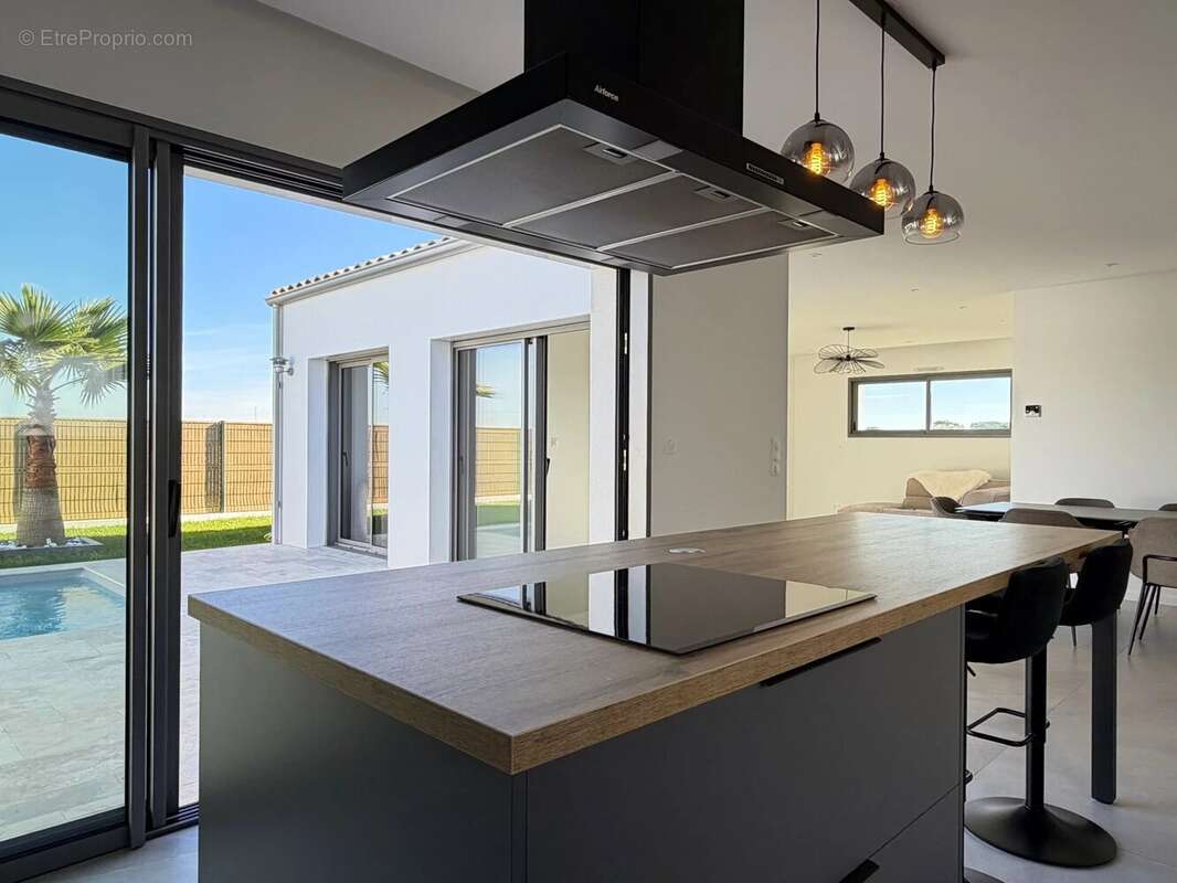 Maison de plain-pied haut de gamme – 132 m² – Bourgneuf – À 10 min de La Rochelle - photo 3