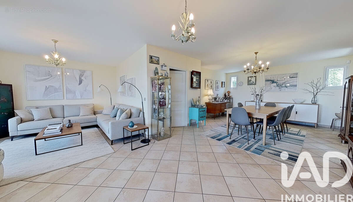 Photo 6 - Maison à LES ISSAMBRES