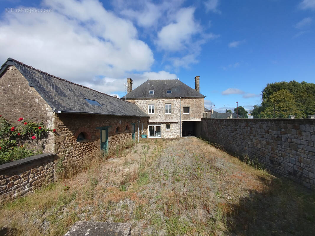Maison à LARCHAMP