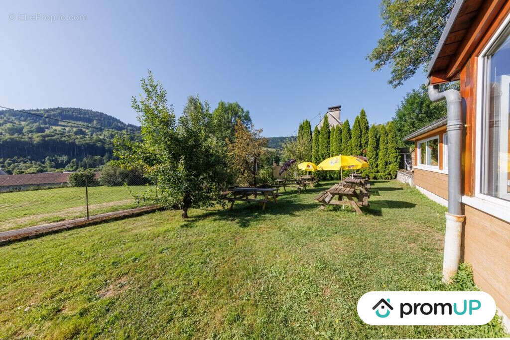 Commerce à MURAT-LE-QUAIRE