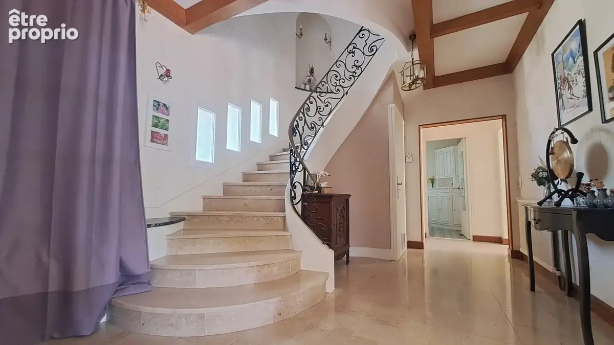 Maison 8 pièces 194 m² à vendre à Echire (79410) - photo 5