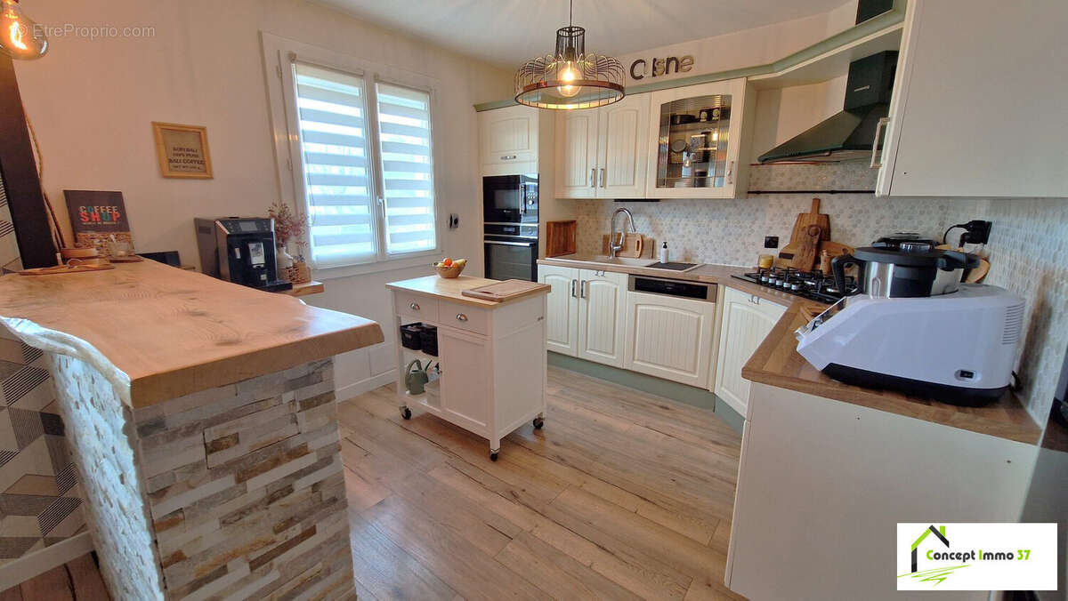 Maison à LA VILLE-AUX-DAMES