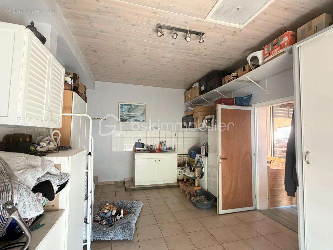 Propriété avec maison de plain-pied et son studio et son beau terrain de 3333 mètres avec piscine de 9X4 à l'abri des regards - photo 22