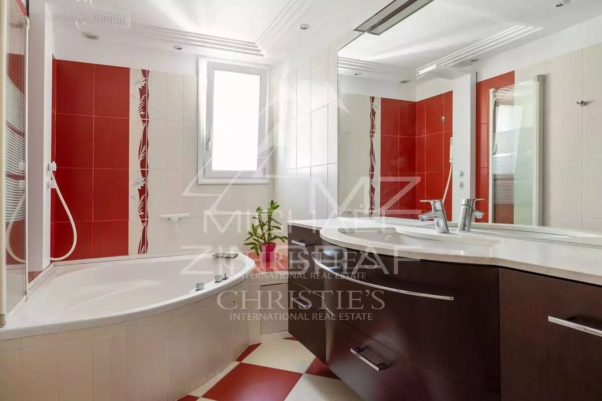 Maison à PEYMEINADE