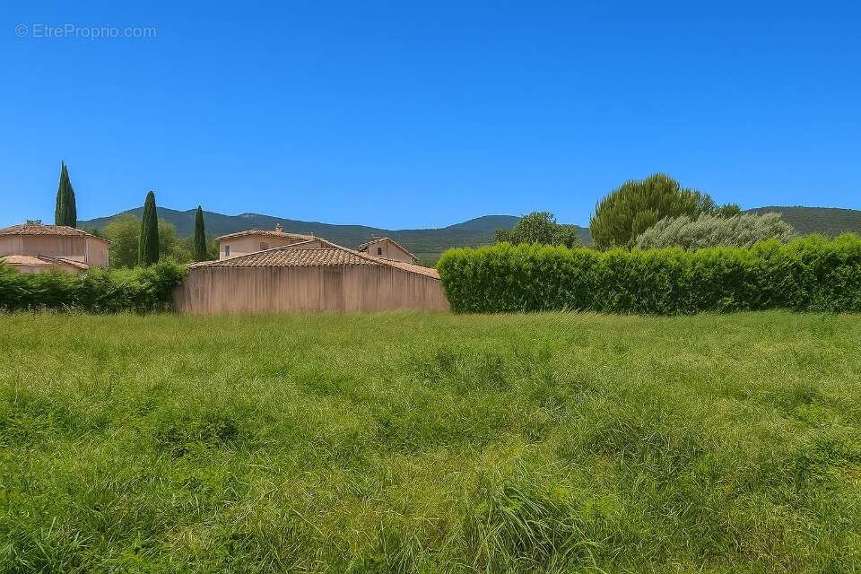 Terrain 816 m² à Gonfaron  - photo 8