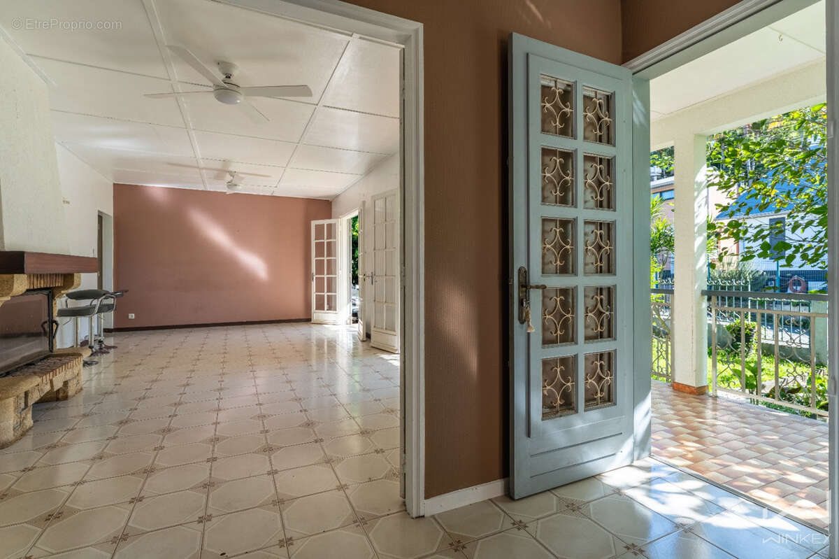 EXCLUSIVITÉ · Maison 230 m2 · 2 logements indépendants · Le Tampon 12ème Km · - photo 16