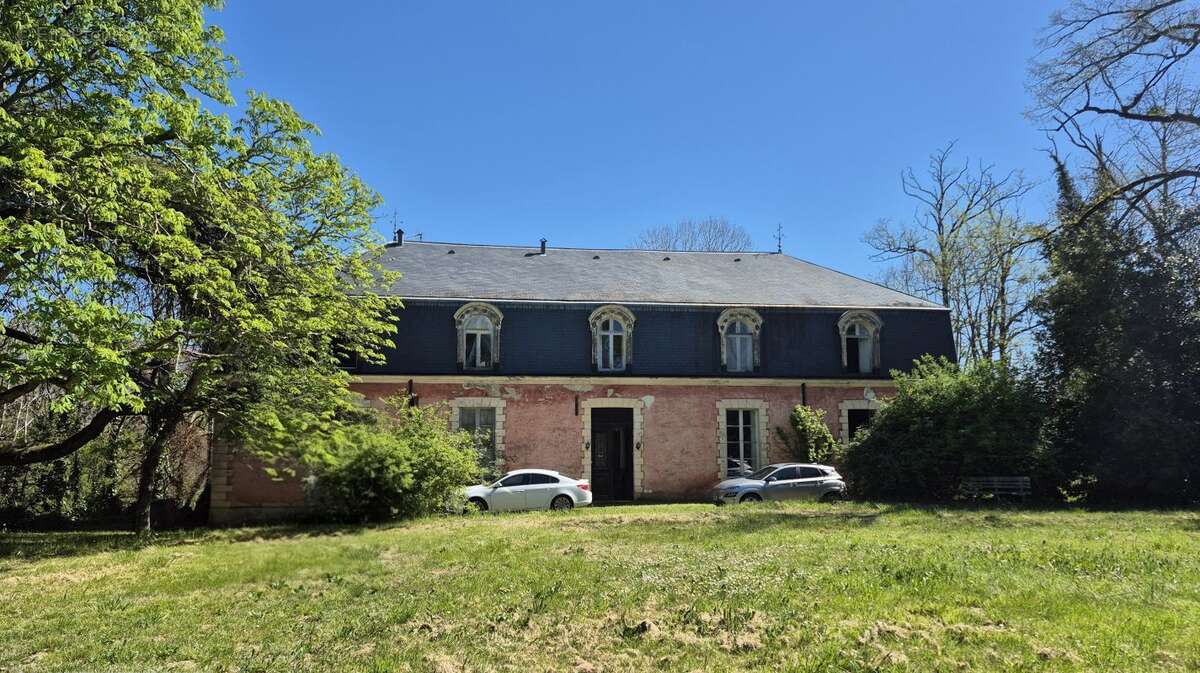 Maison 465 m² à Graulhet  - photo 2