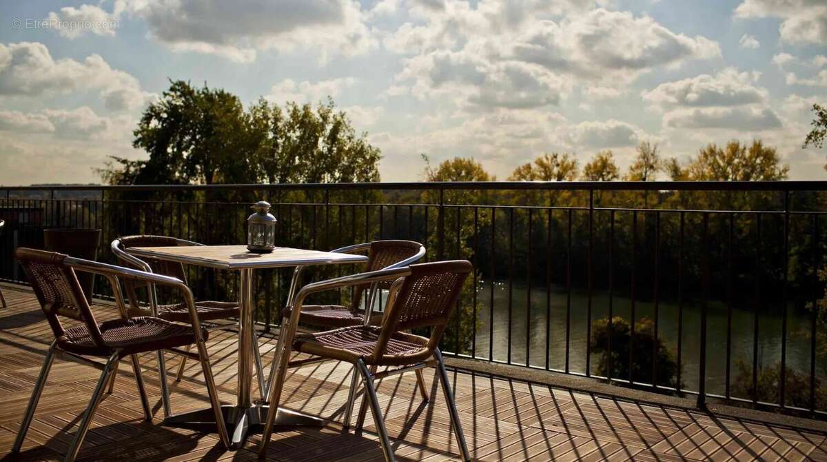 INVESTISSEMENT LOCATIF  SEINE-PORT  Résidence Affaires Châteauform - Les Berges de Seine - 7.89% de rentabilité - photo 6