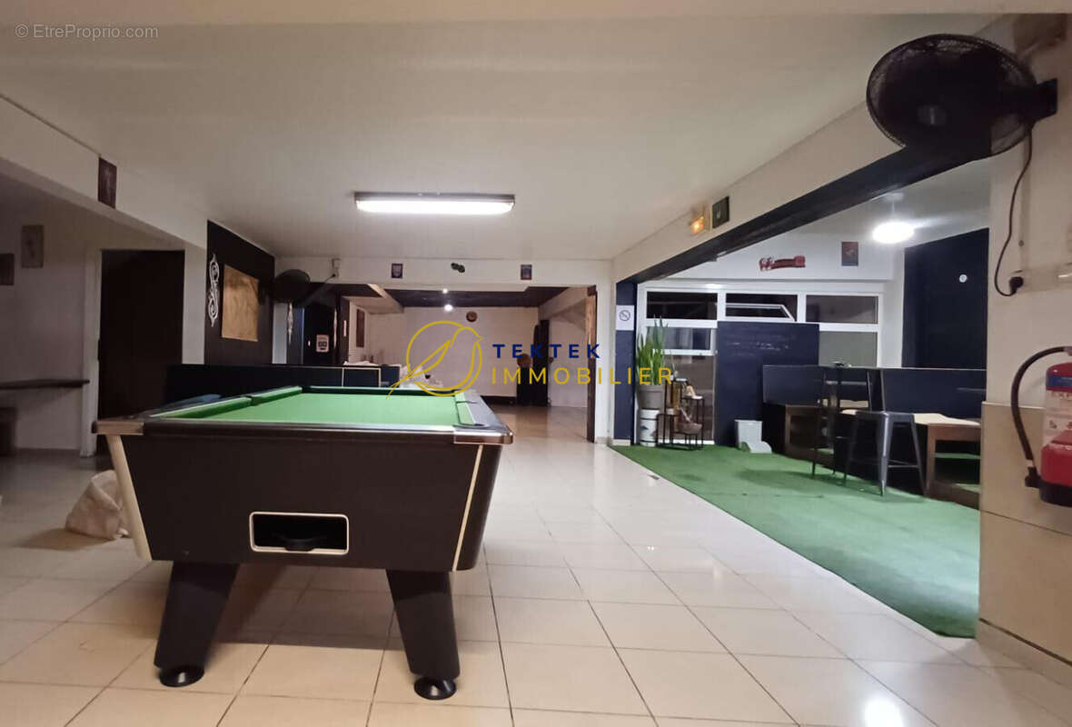 Commerce à PETITE-ILE