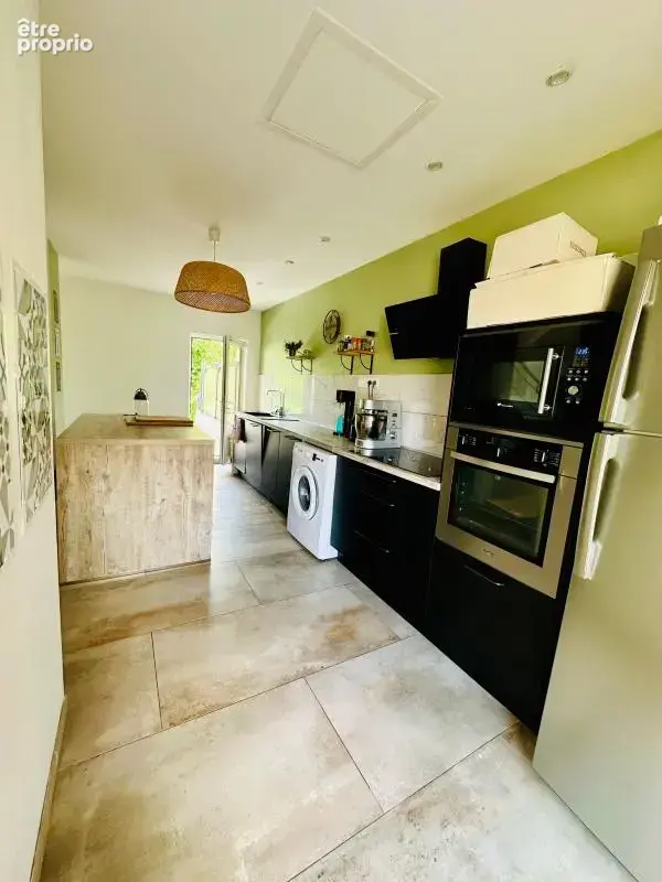 LA VERPILLIÈRE — L'alliance parfaite du modernisme, du confort et du "tout-à-pied" - 4 chambres dont une suite parentale au rez  - photo 7