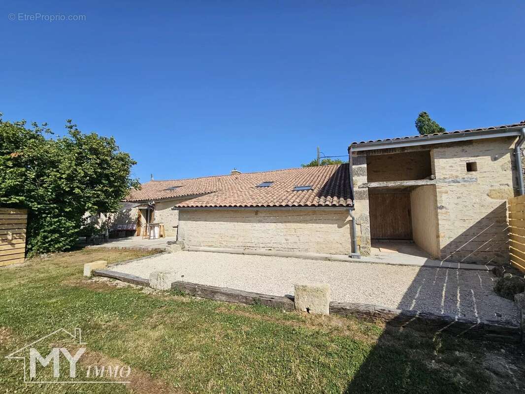 Maison à PORT-SAINTE-FOY-ET-PONCHAPT