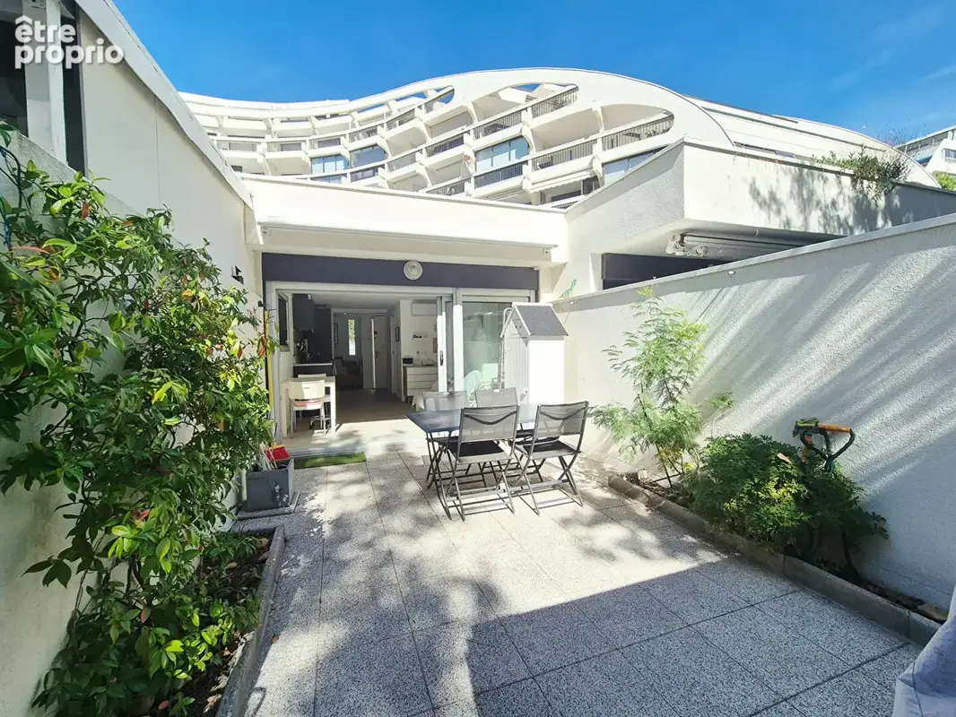 Villa en copropriété en 2ème ligne avec parking. - photo 3