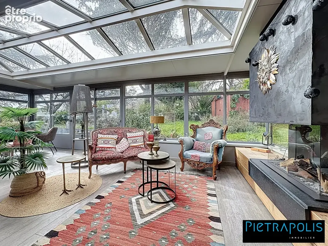 Photo Maison à Saint-Laurent-D'agny au prix de 699 000€