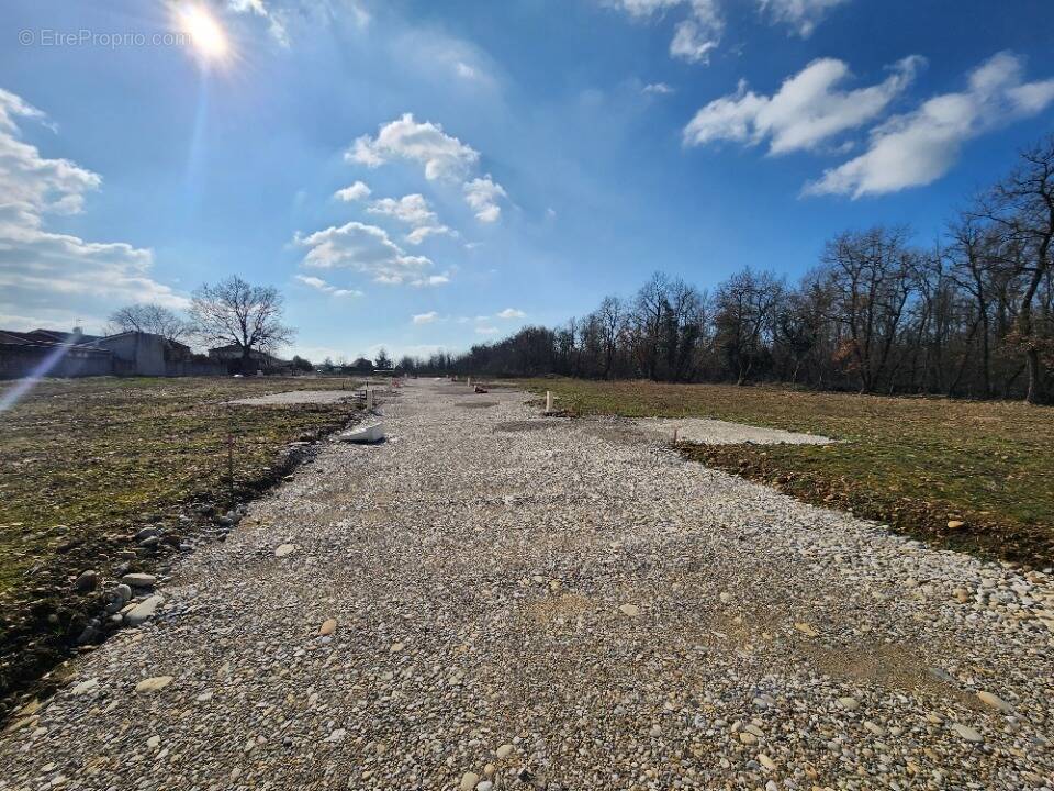 Terrain à ROUSSILLON