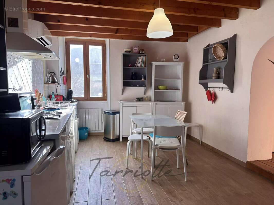 Appartement à SAINT-MARTIN-SUR-LAVEZON
