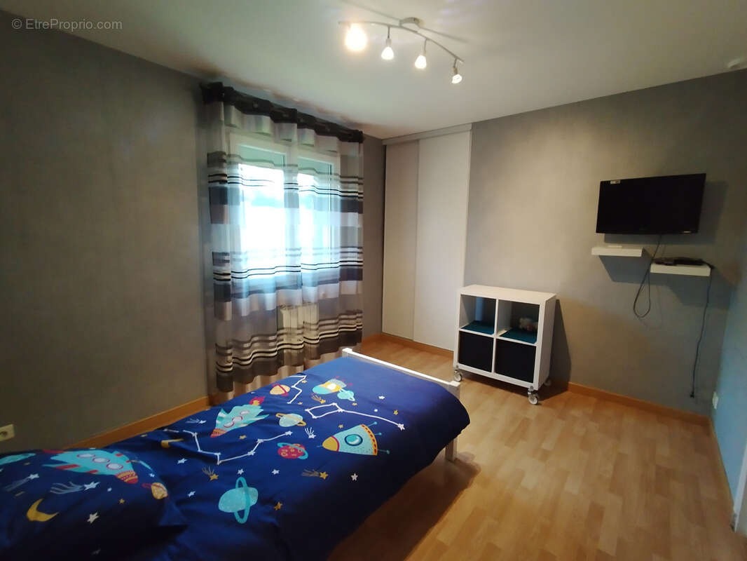 Maison à NERONDE-SUR-DORE