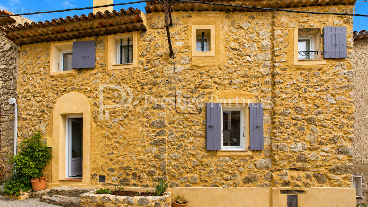 Maison à PLAN-DE-LA-TOUR