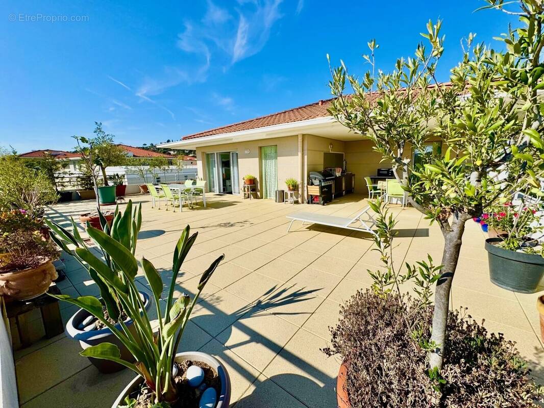 Appartement à MANDELIEU-LA-NAPOULE