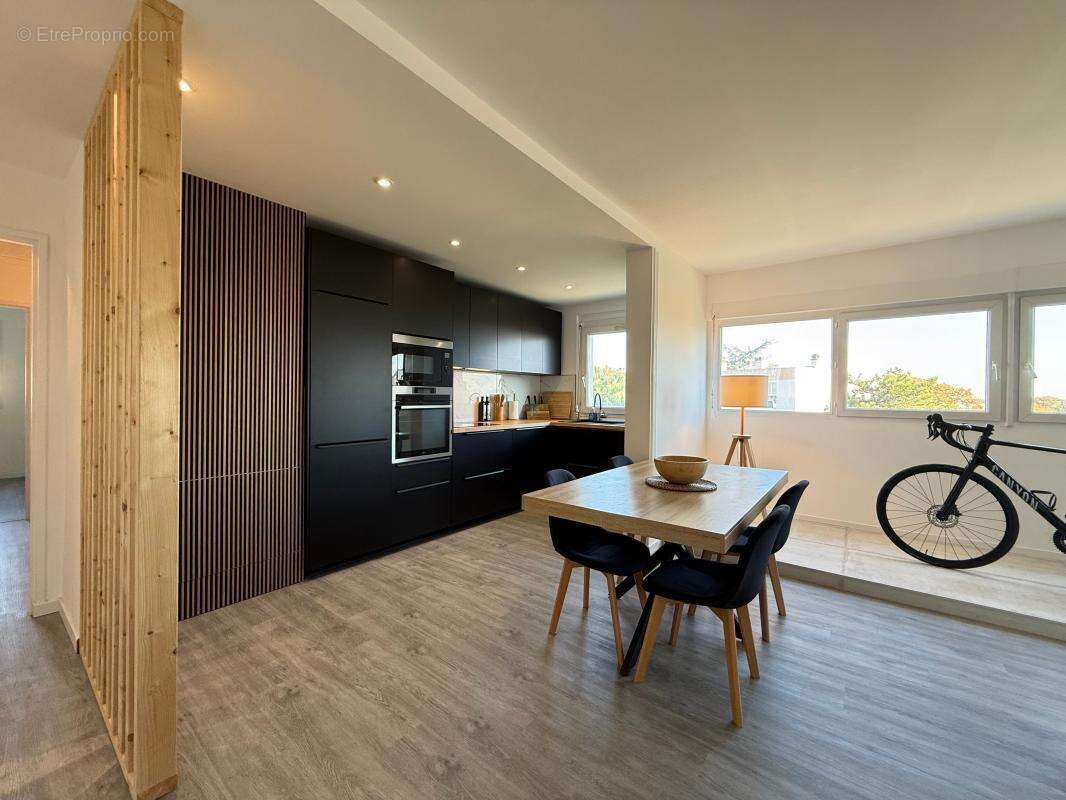 Superbe APPARTEMENT rénové à proximité immédiate des commerces - photo 6