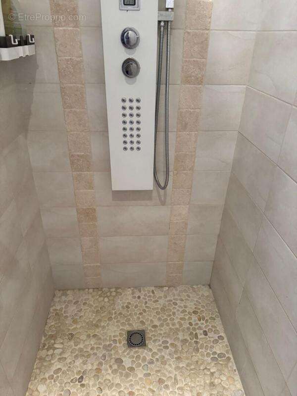 Maison à SAINT-VICTOR-LA-COSTE