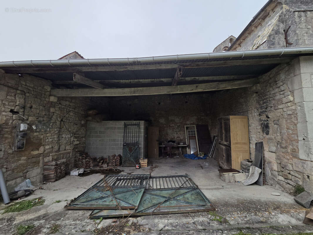 Maison à TRIAC-LAUTRAIT