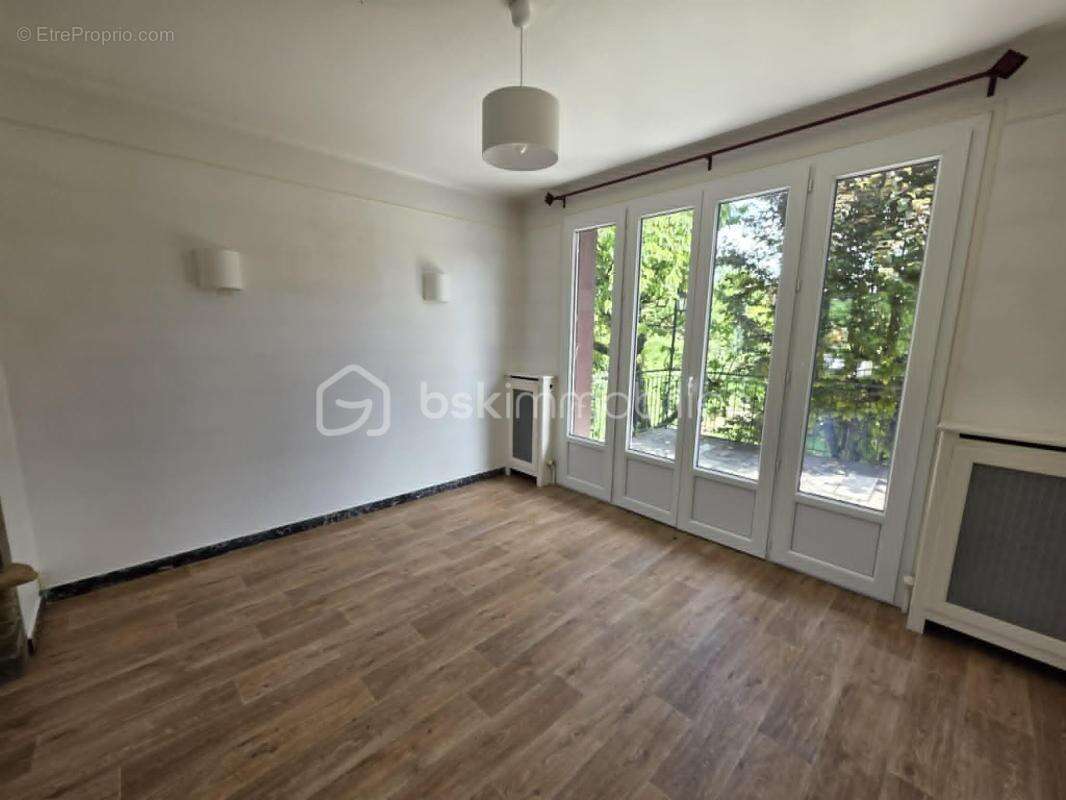 Maison individuelle - 4 chambres - grand terrain - photo 4