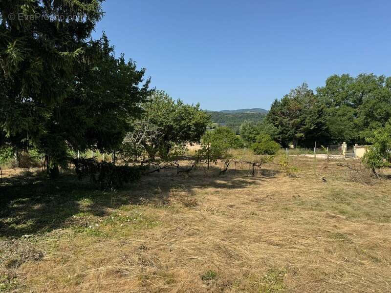 Terrain à CHARNAY-LES-MACON